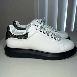 STEVE MADDEN NEW, size 12, very comfy, last one!